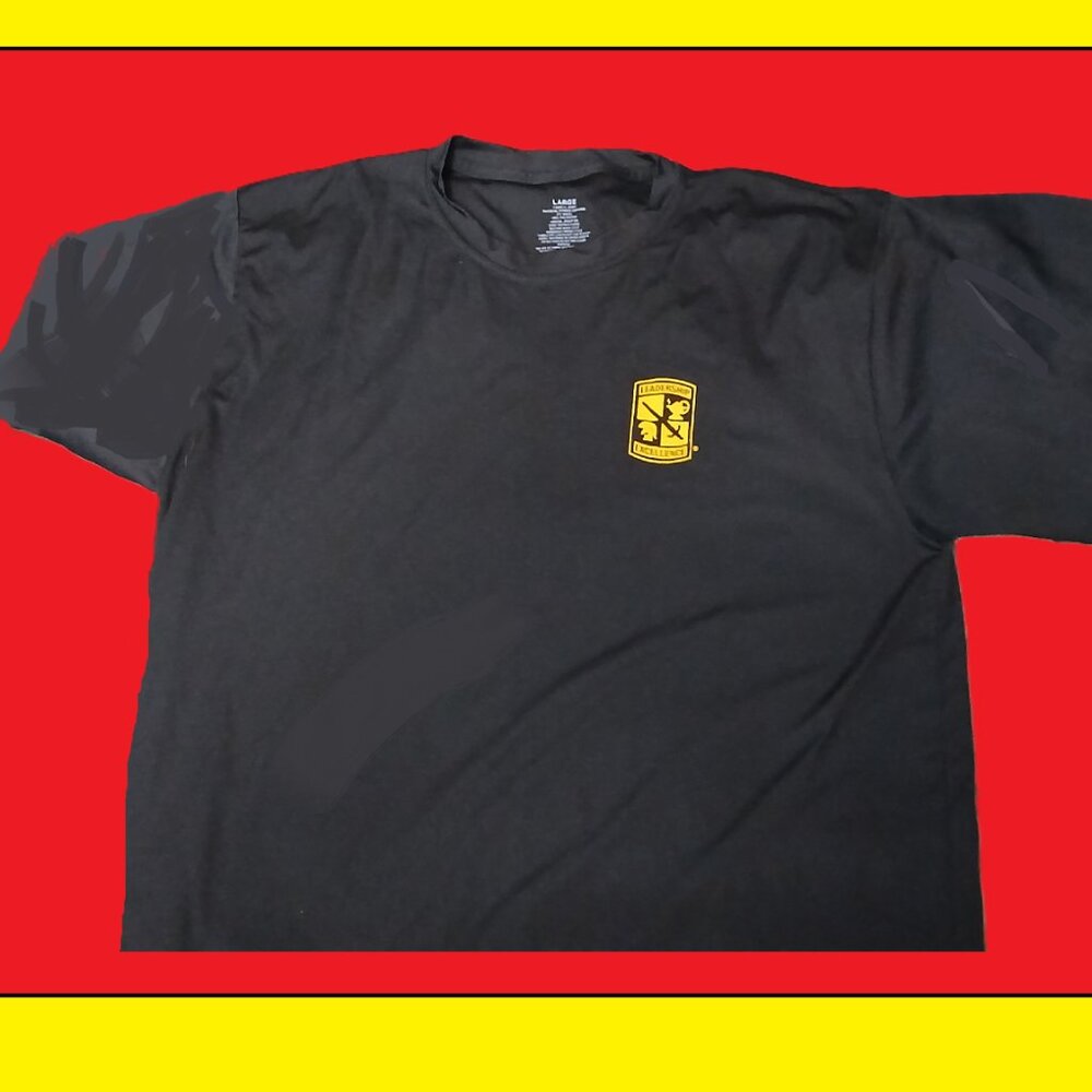 US Army Physical Fitness Uniform Shirt, Men's Large, Like New